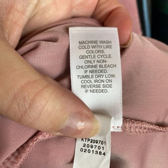 J. Jill Pink Crushed Velvet V-neck Top Sz. M - Picture 10 of 10